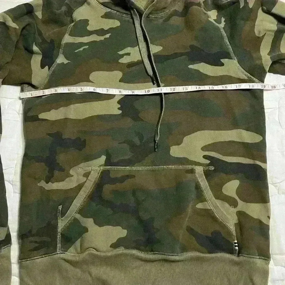 TNA GREEN CAMO HOODIE size  S - Picture 6 of 9